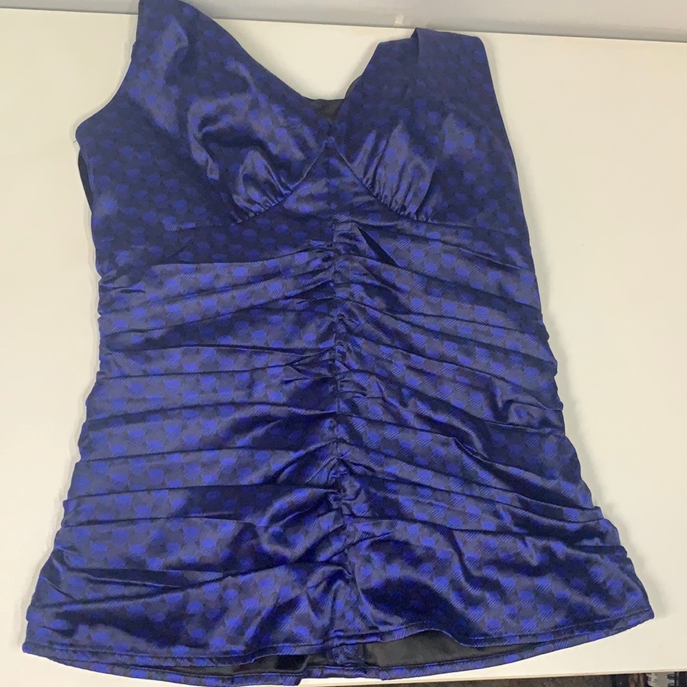 Black and blue pattern silk-like top